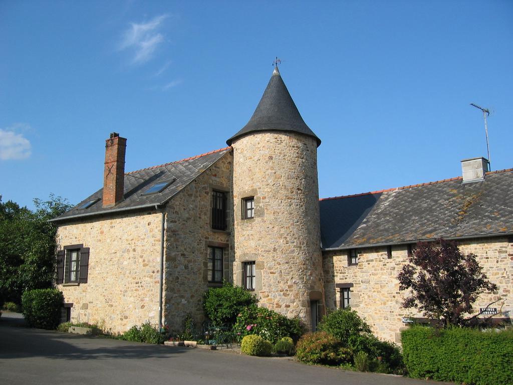 Gites De La Ferme Auberge De Mesauboin Bille Bagian luar foto