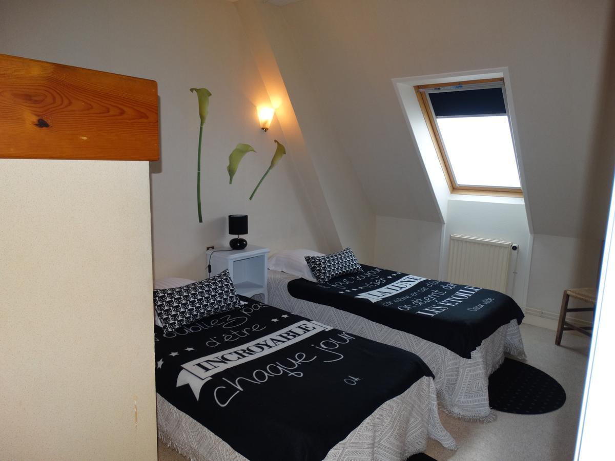 Gites De La Ferme Auberge De Mesauboin Bille Bagian luar foto